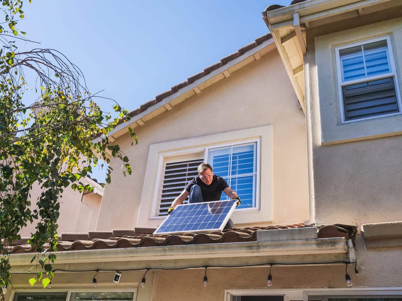 Lee más sobre el artículo Energía sostenible para el hogar o negocio: La instalación fotovoltaica de autoconsumo 